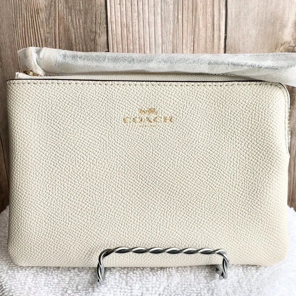 🆕 Coach Corner Zip Wristlet
